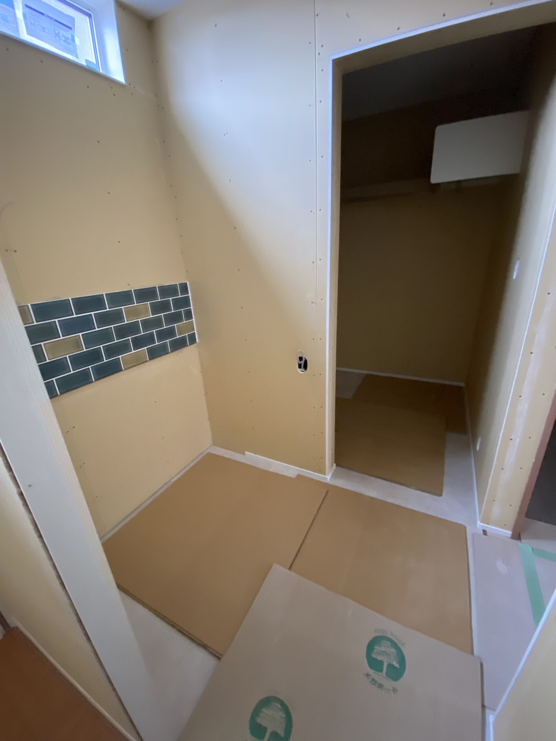 こちらクロス工事後左官工事前台所