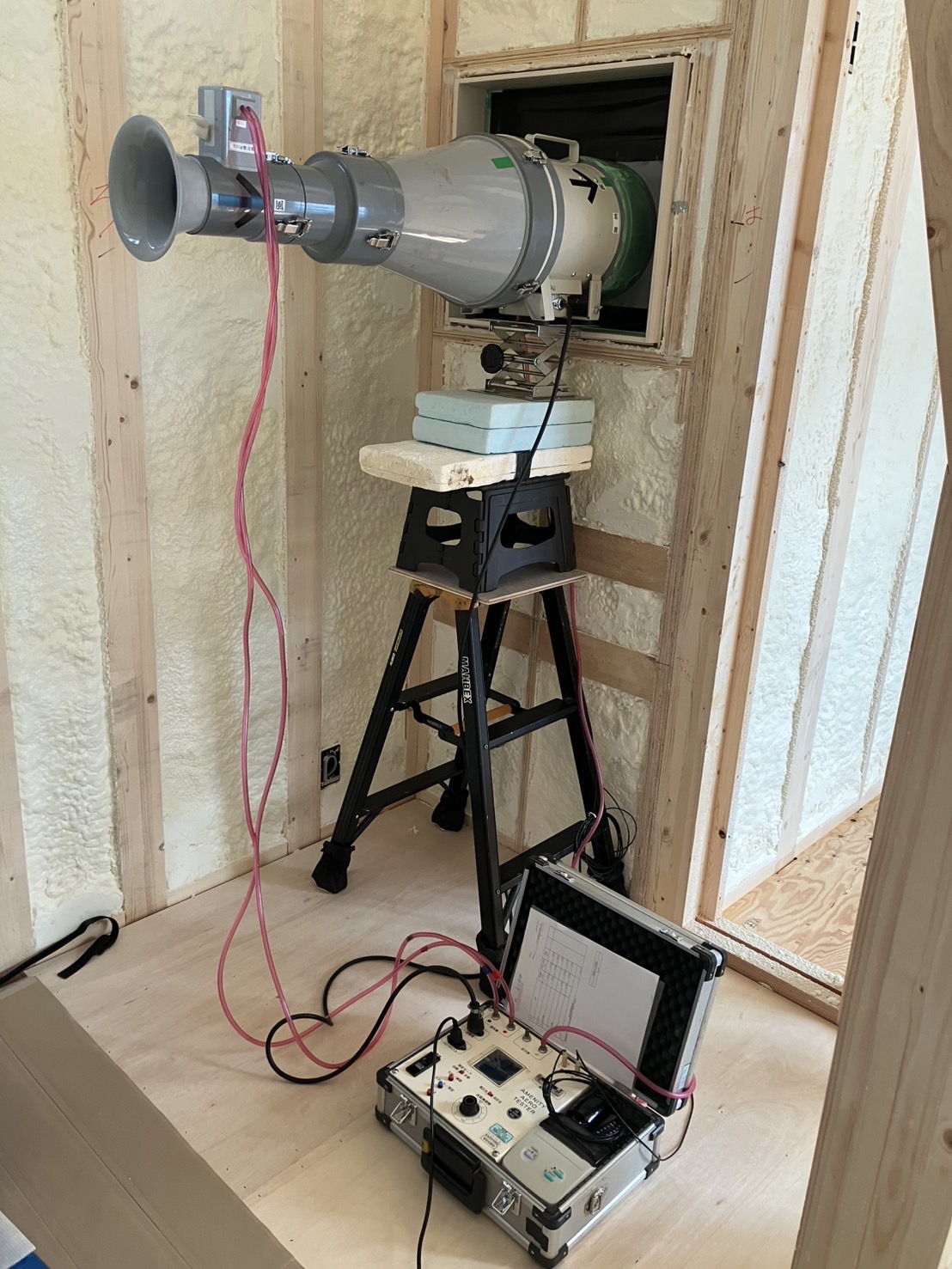 気密測定『29棟平均C値＝0.06』